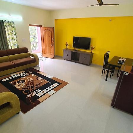 Tirupati Homestay - 2Bhk Ac Family Apartments Near Alipiri And Kapilatheertham - Walk To A2B Veg Restaurant - Wifi - Android Tv - Easy Access To Tirumala Eksteriør bilde