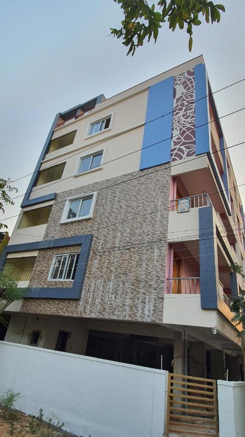 Tirupati Homestay - 2Bhk Ac Family Apartments Near Alipiri And Kapilatheertham - Walk To A2B Veg Restaurant - Wifi - Android Tv - Easy Access To Tirumala Eksteriør bilde