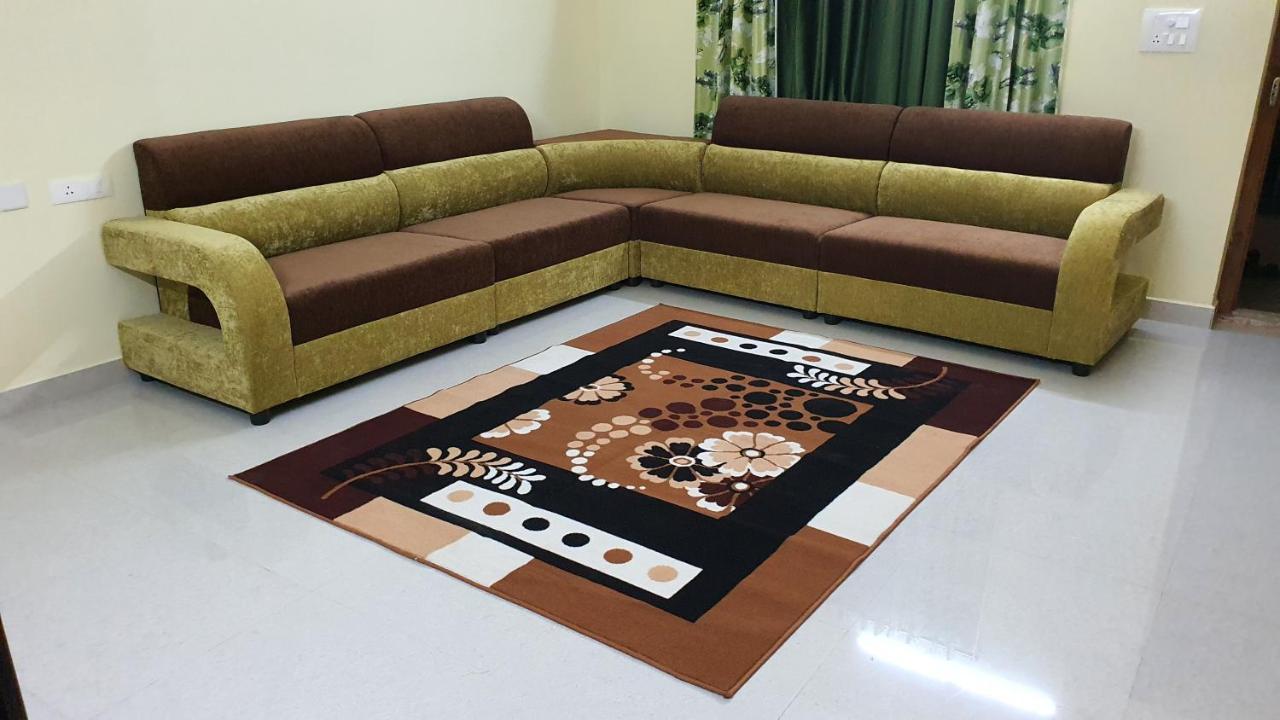 Tirupati Homestay - 2Bhk Ac Family Apartments Near Alipiri And Kapilatheertham - Walk To A2B Veg Restaurant - Wifi - Android Tv - Easy Access To Tirumala Eksteriør bilde