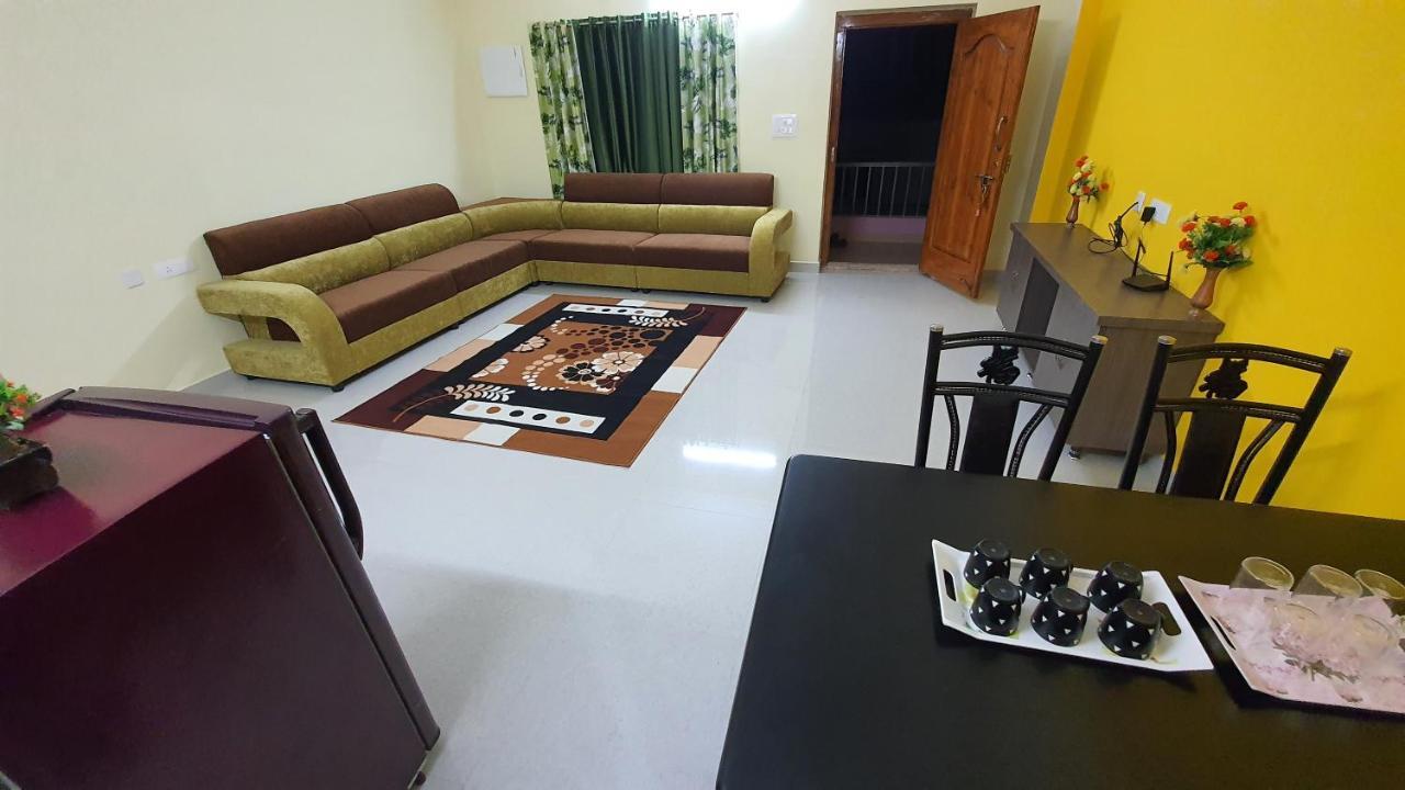Tirupati Homestay - 2Bhk Ac Family Apartments Near Alipiri And Kapilatheertham - Walk To A2B Veg Restaurant - Wifi - Android Tv - Easy Access To Tirumala Eksteriør bilde