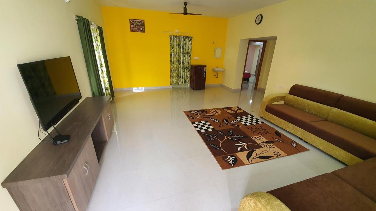 Tirupati Homestay - 2Bhk Ac Family Apartments Near Alipiri And Kapilatheertham - Walk To A2B Veg Restaurant - Wifi - Android Tv - Easy Access To Tirumala Eksteriør bilde
